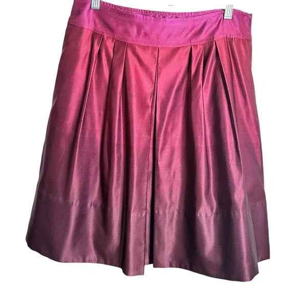5 for $40 SALE!
Ann Taylor Pink to Dark Red Satin Ombré Bubble Skirt 8 POCKETS - Picture 1 of 10